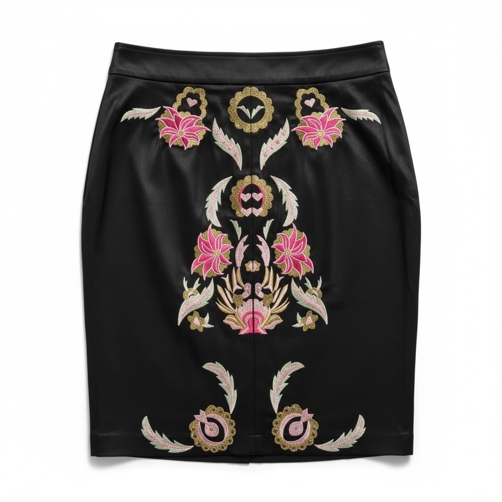 Embroidered Black knee length pencil Skirt size M